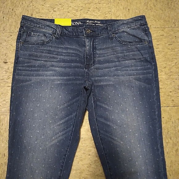 NWT! Plus Size Merona Modern Fit Mid Rise Polka-Dot Skinny Jeans, Size: … - Picture 11 of 16